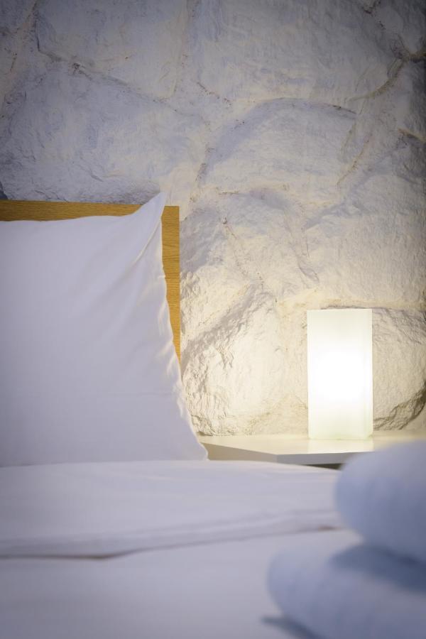 Fully Renovated Underground Flat In Pagrati Apartment Athens Exterior photo