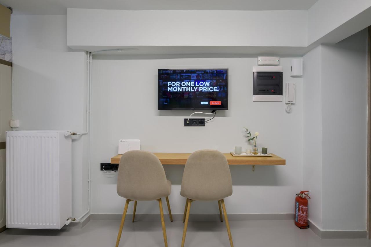 Fully Renovated Underground Flat In Pagrati Apartment Athens Exterior photo